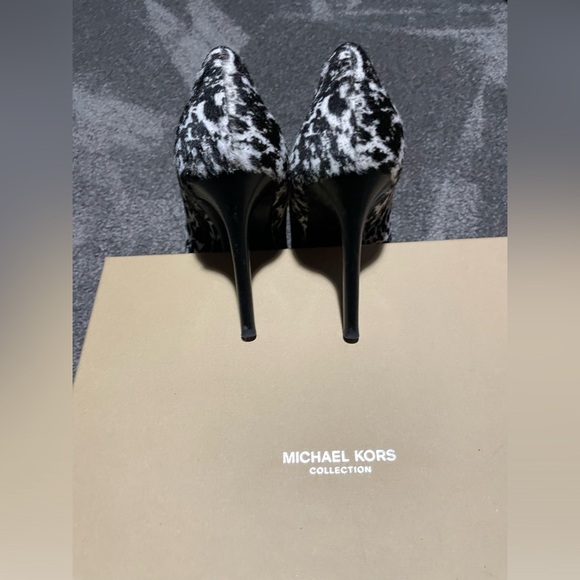 Black and white Michael Kors heels - Picture 5 of 12